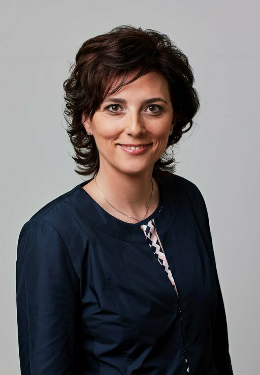 Hana_Dellemann.jpg Portrait der Generaldirektor-Stv. der Raaberbahn Dr. Hana Dellemann